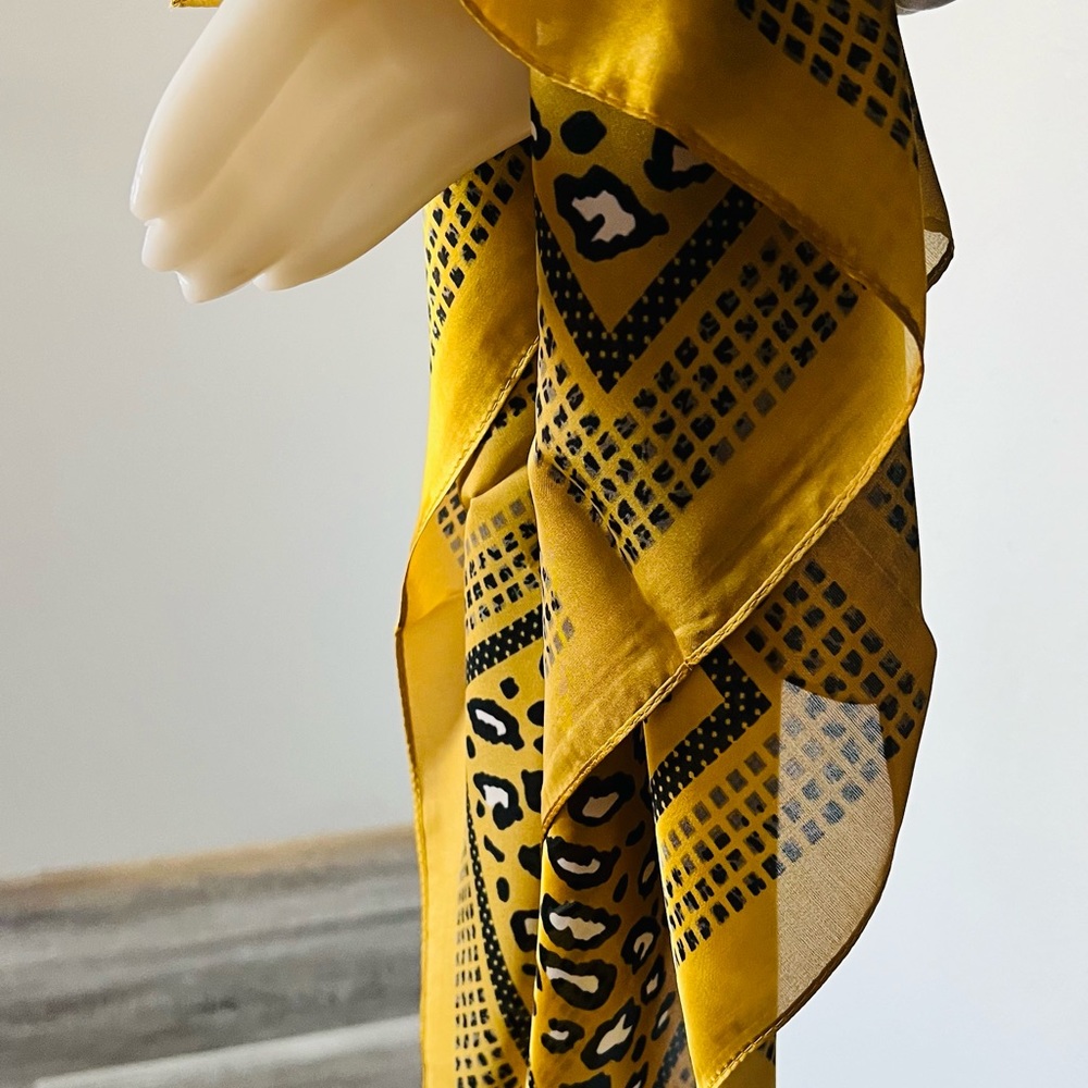 Large Animal Print Scarf - Picture 2 of 2